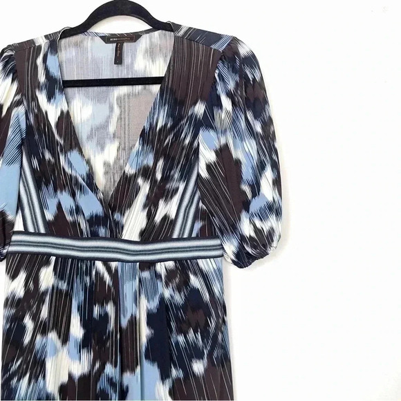 BCBG MaxAzria Floral Light Blue V-Neck Short Sleeve Midi Dress Size Small - Picture 4 of 7